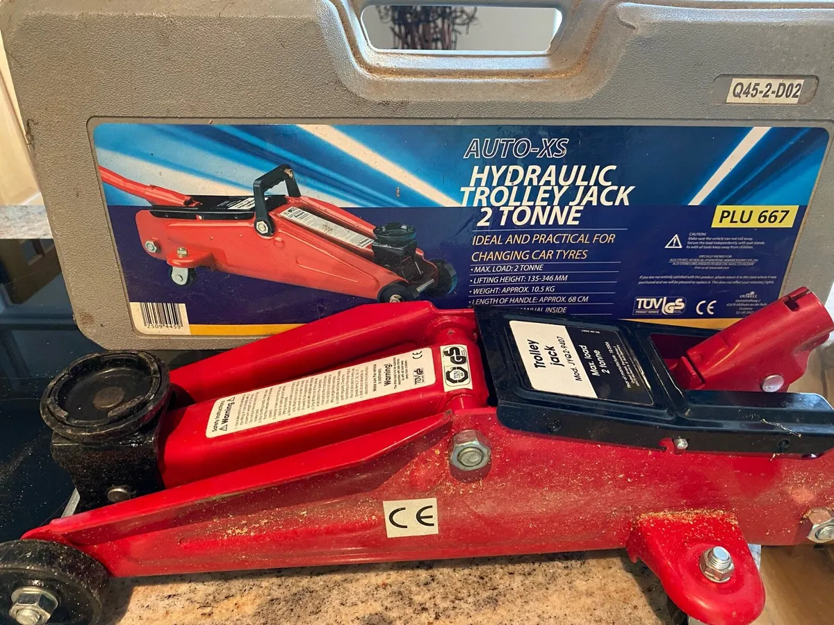 Hydronic car jack