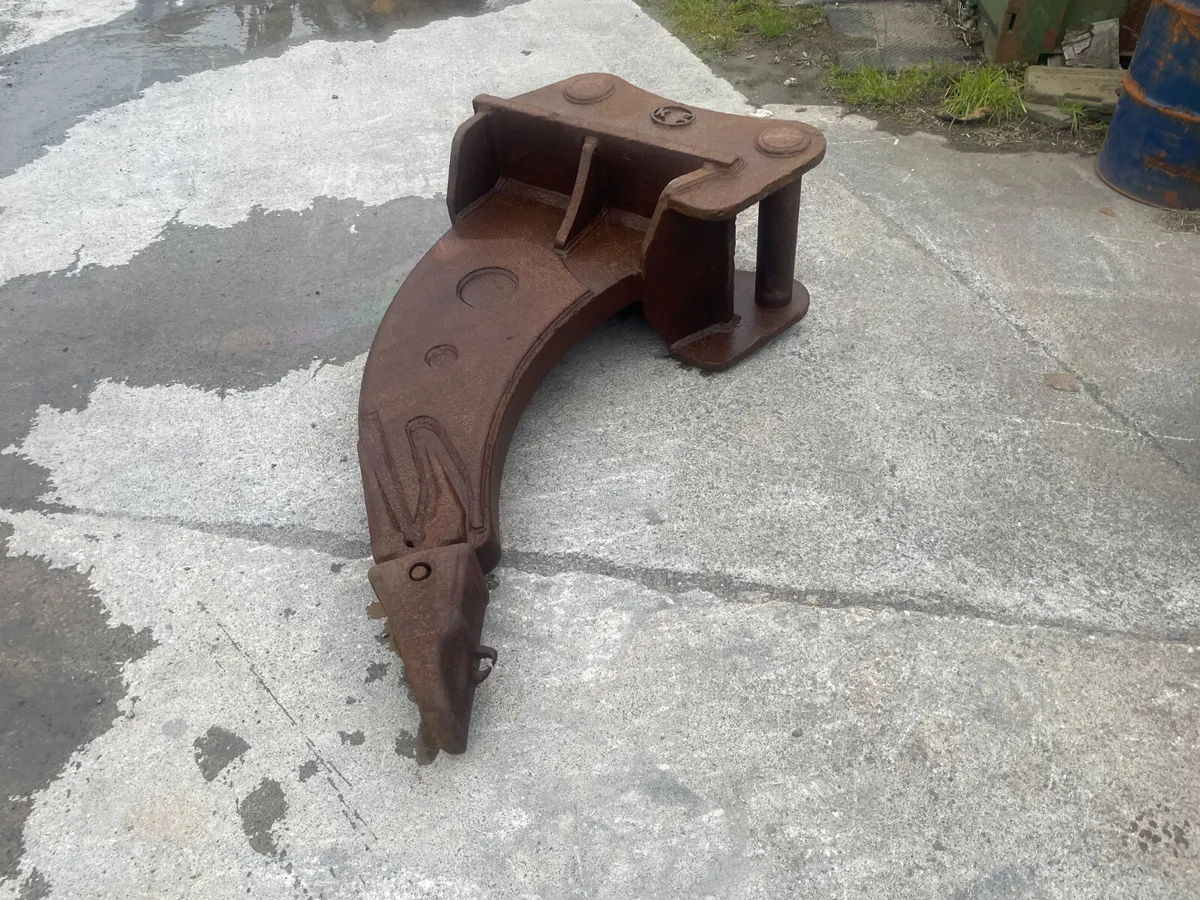 Excavator ripper tooth - Image 1