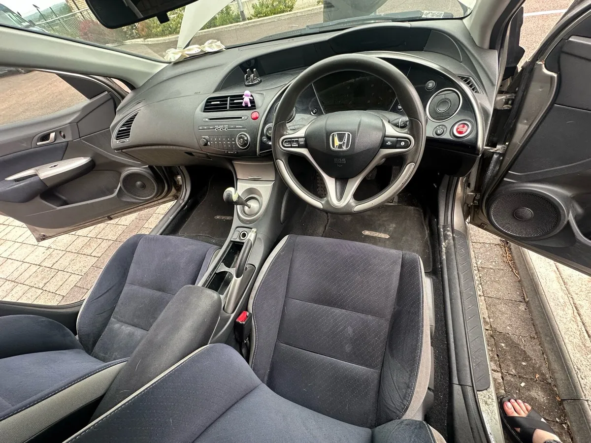 Honda civic - Image 2