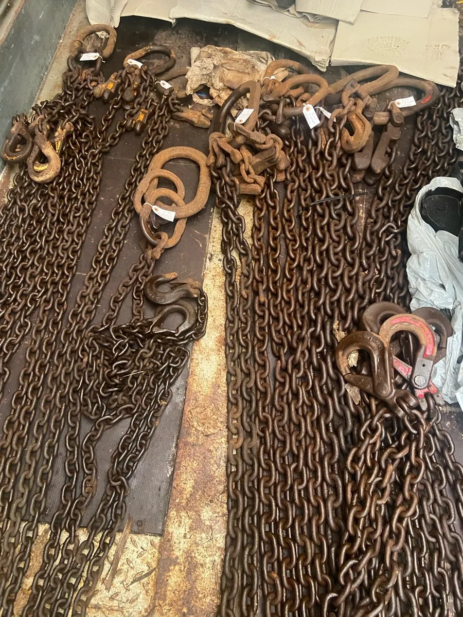 Lifting Chains - Image 1