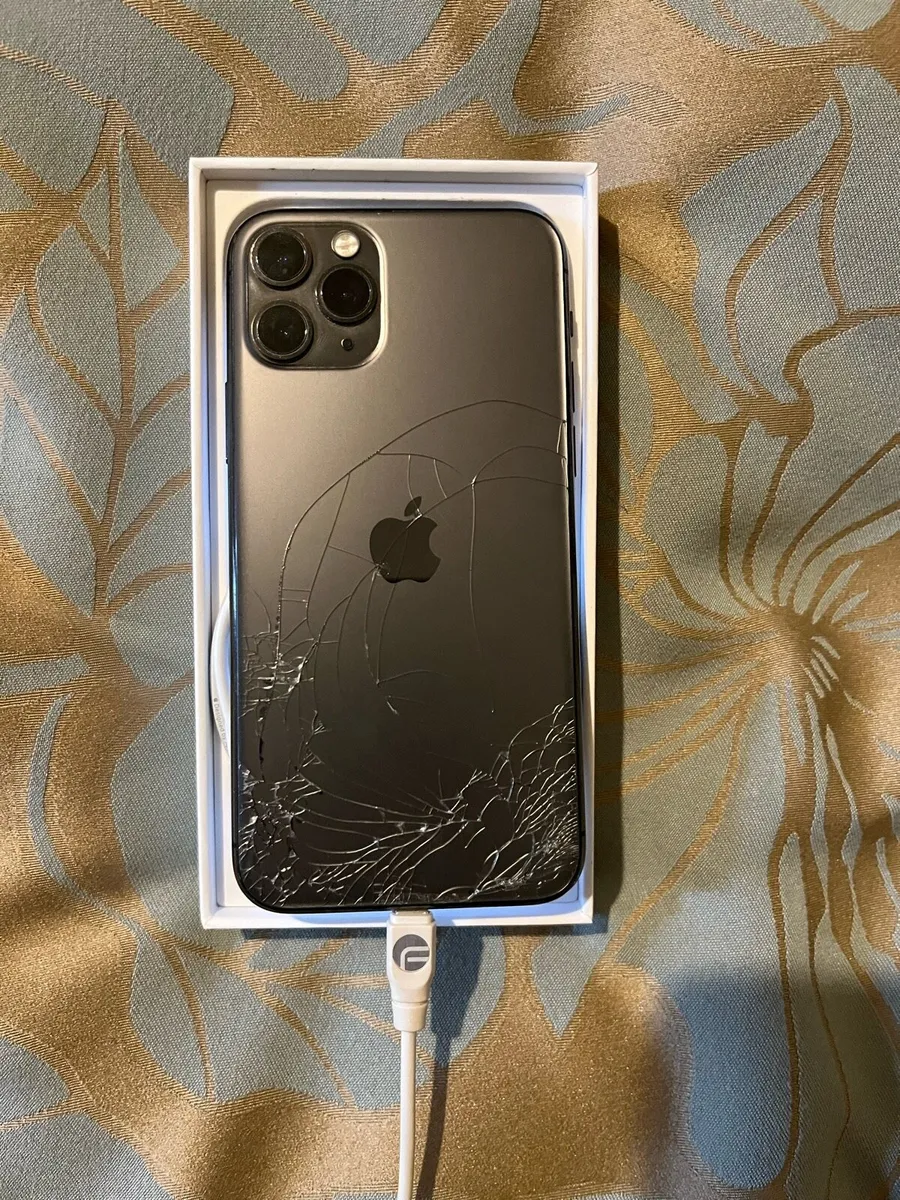iPhone 11 Pro 64GB - Image 2