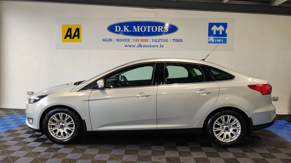 FORD FOCUS PETROL - Image 3