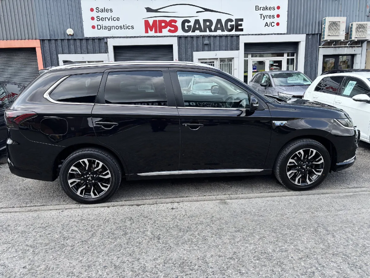 2016 Mitsubishi Outlander PHEV 2.0L MIVEC 4WD - Image 1