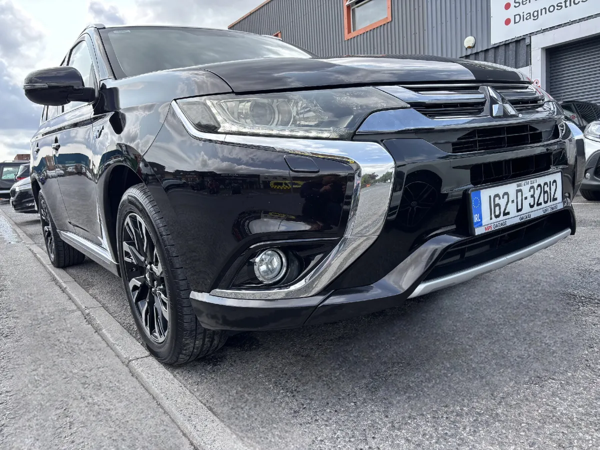2016 Mitsubishi Outlander PHEV 2.0L MIVEC 4WD - Image 3