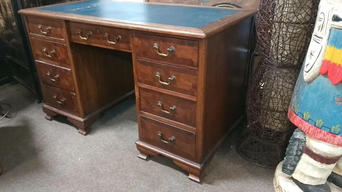 Early 20th Century Leather Top Pedastel Desk - Image 1
