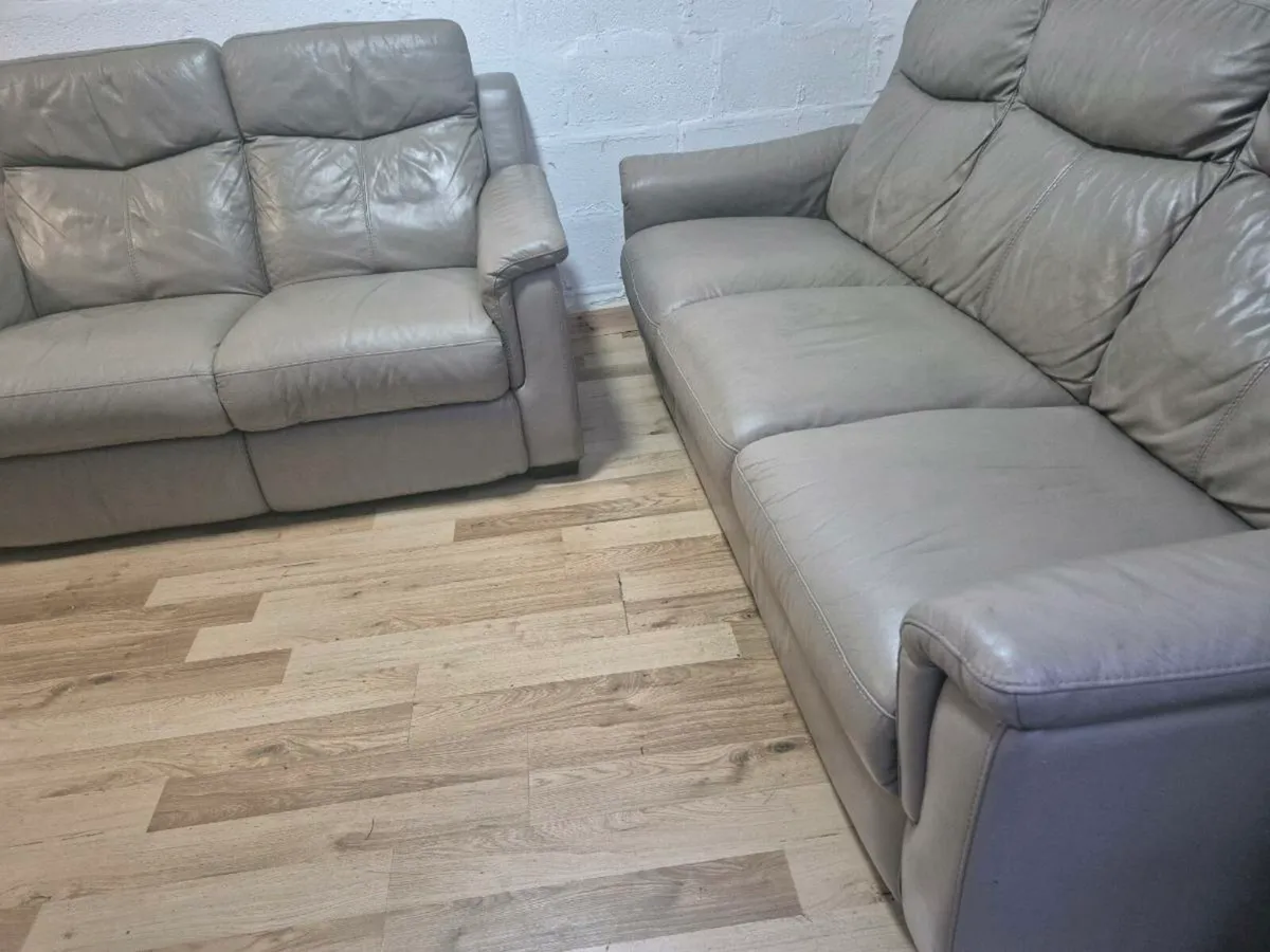 Real leather 3.2 with Delivery - Image 1