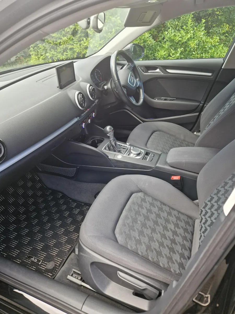 Audi A3 2015 - Image 2
