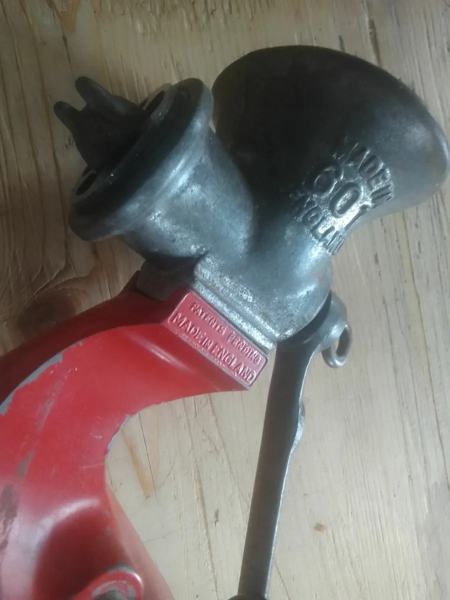 VINTAGE 1950's RED SPONG MINCER - Image 4