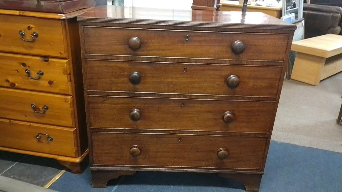 Victorian Mahogany Chest Of Drawers - Image 1