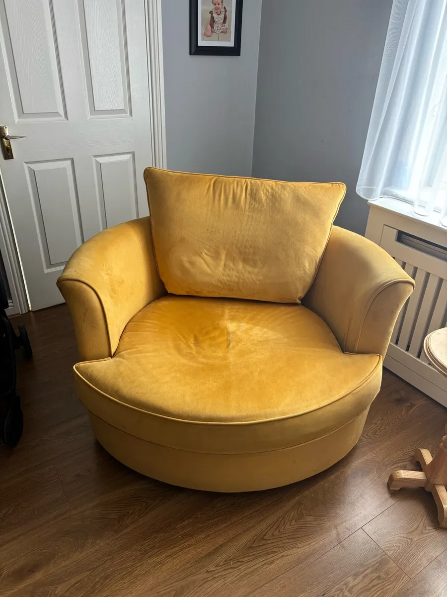 Swivel Chair - Image 1
