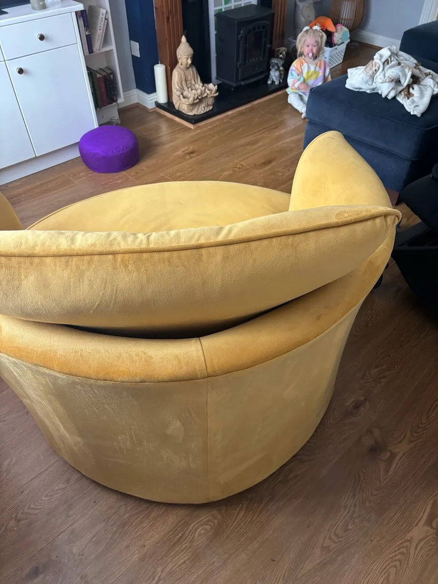 Swivel Chair - Image 2