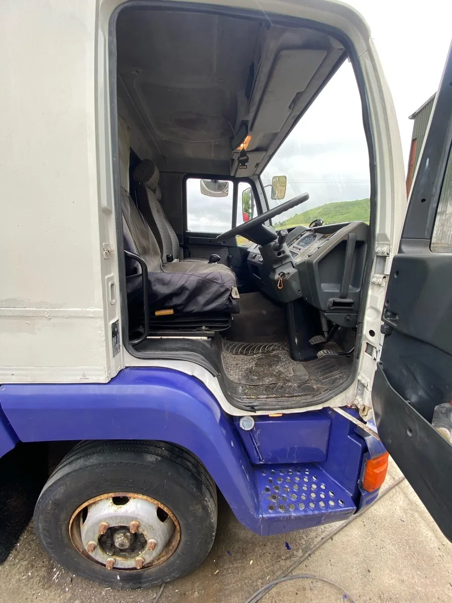 10 tonne truck with tilt and slide - Image 1