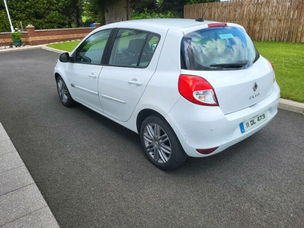 Renault Clio - Image 2