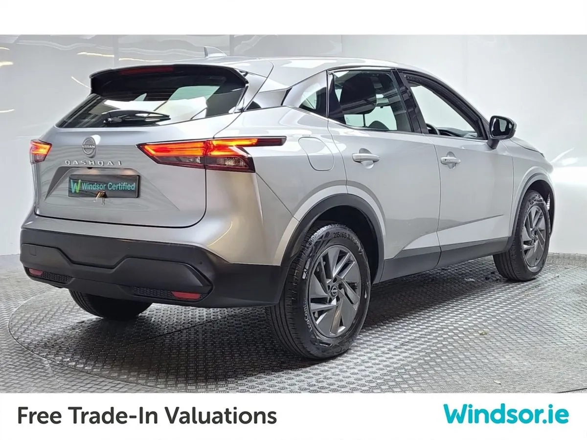 Nissan QASHQAI 1.3 PET Mild Hybrid SV  scrappage - Image 3