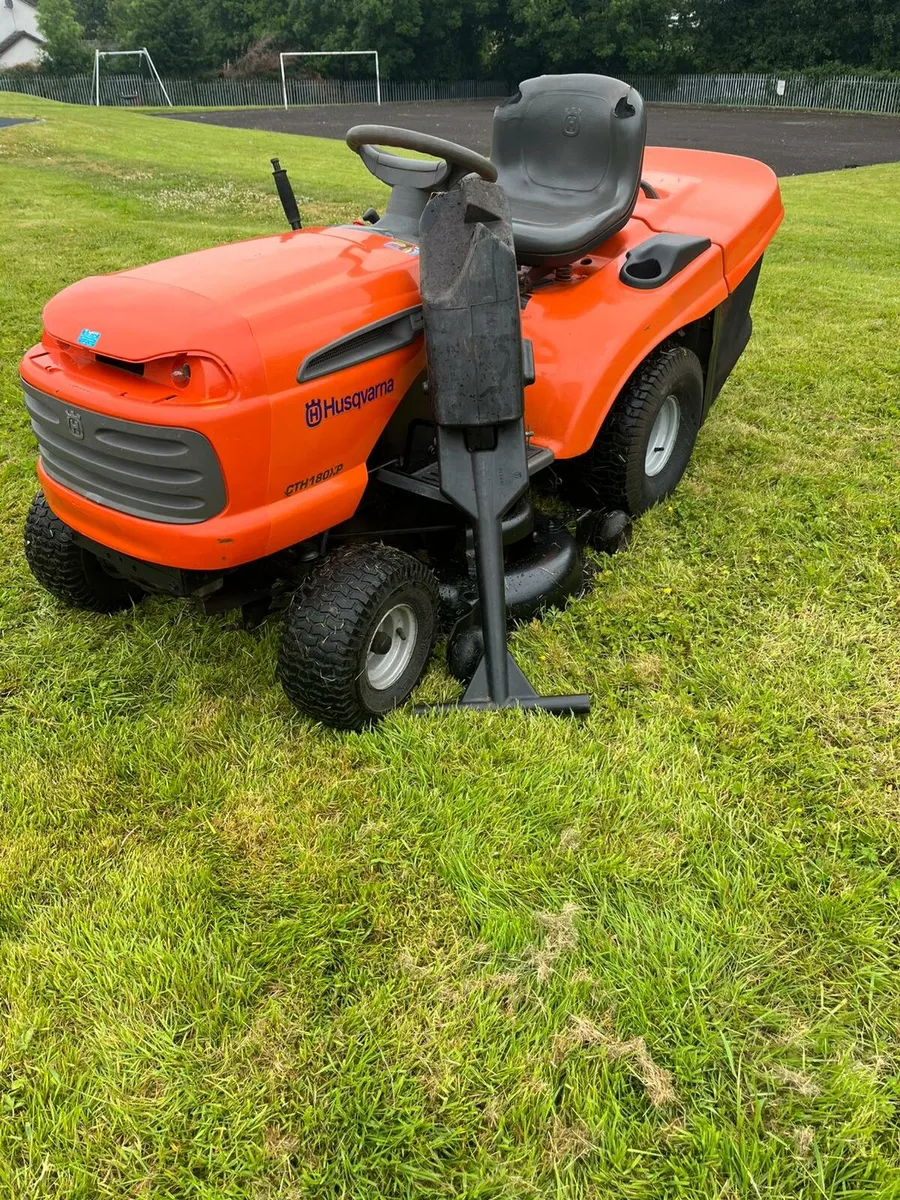Husquvarna cth180xp ride on lawnmower - Image 2