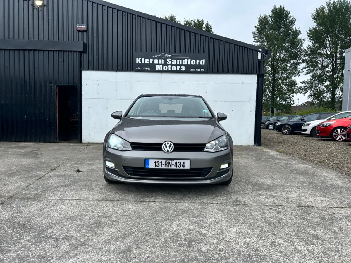 2013 Volkswagen Golf - Image 2