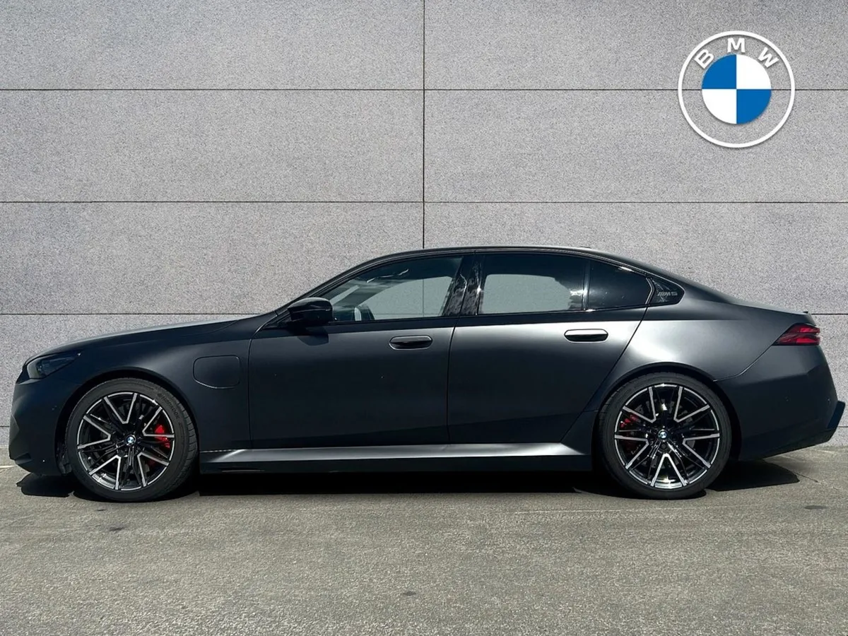 BMW M5 4.4 V8 Phev 4DR Auto - Image 3