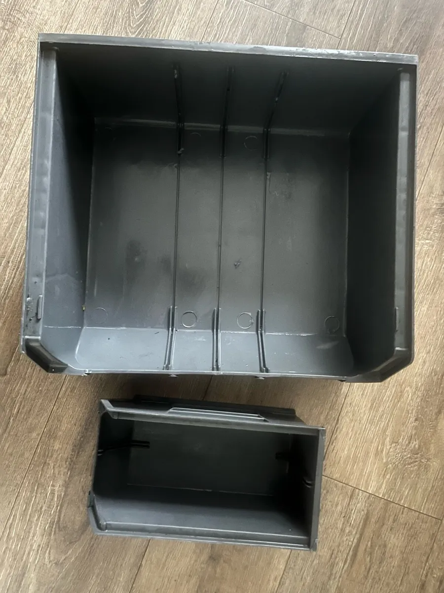 Hard plastic boxes - Image 3