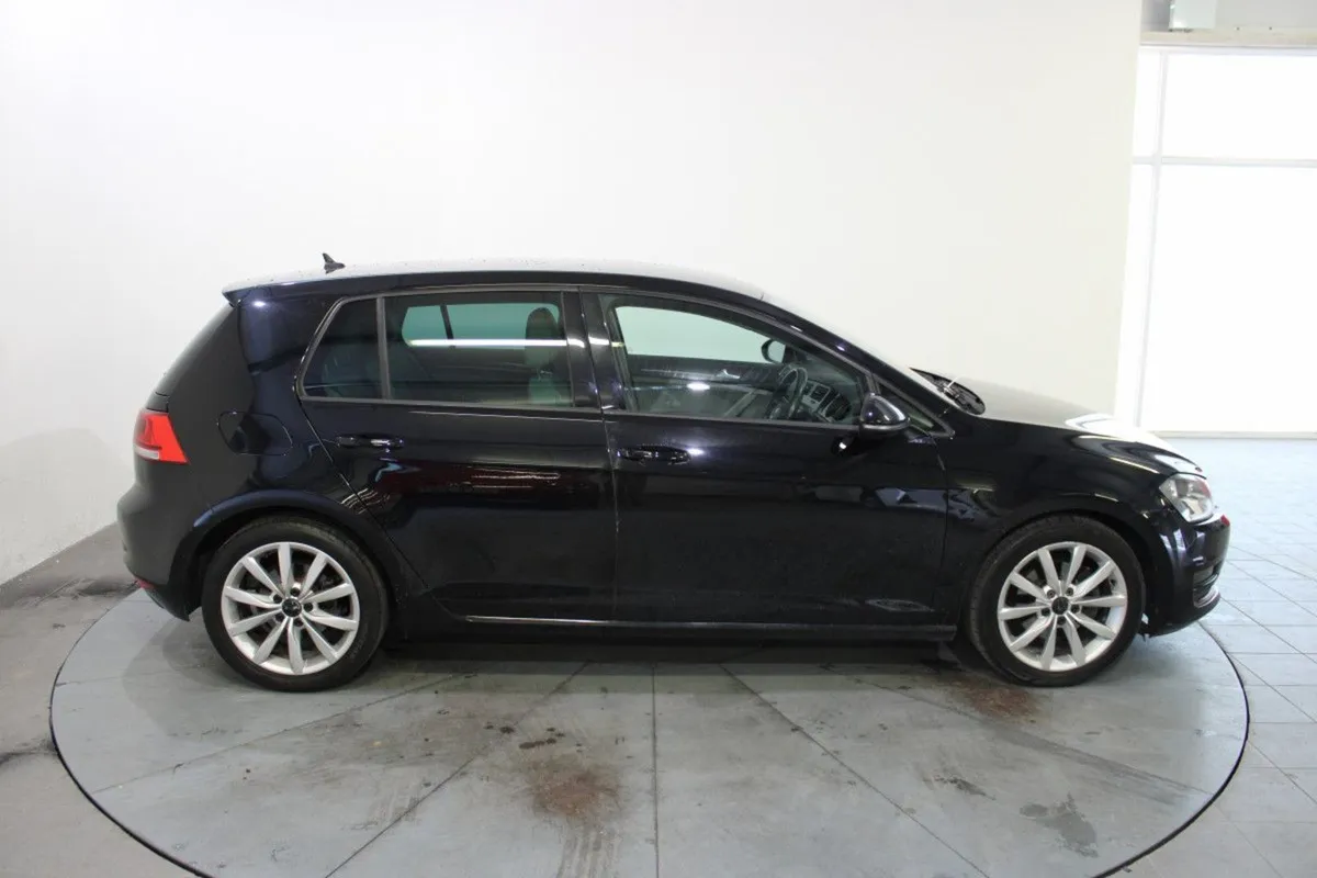 Volkswagen Golf 2.0 TDI GT BMT 150BHP - Image 4