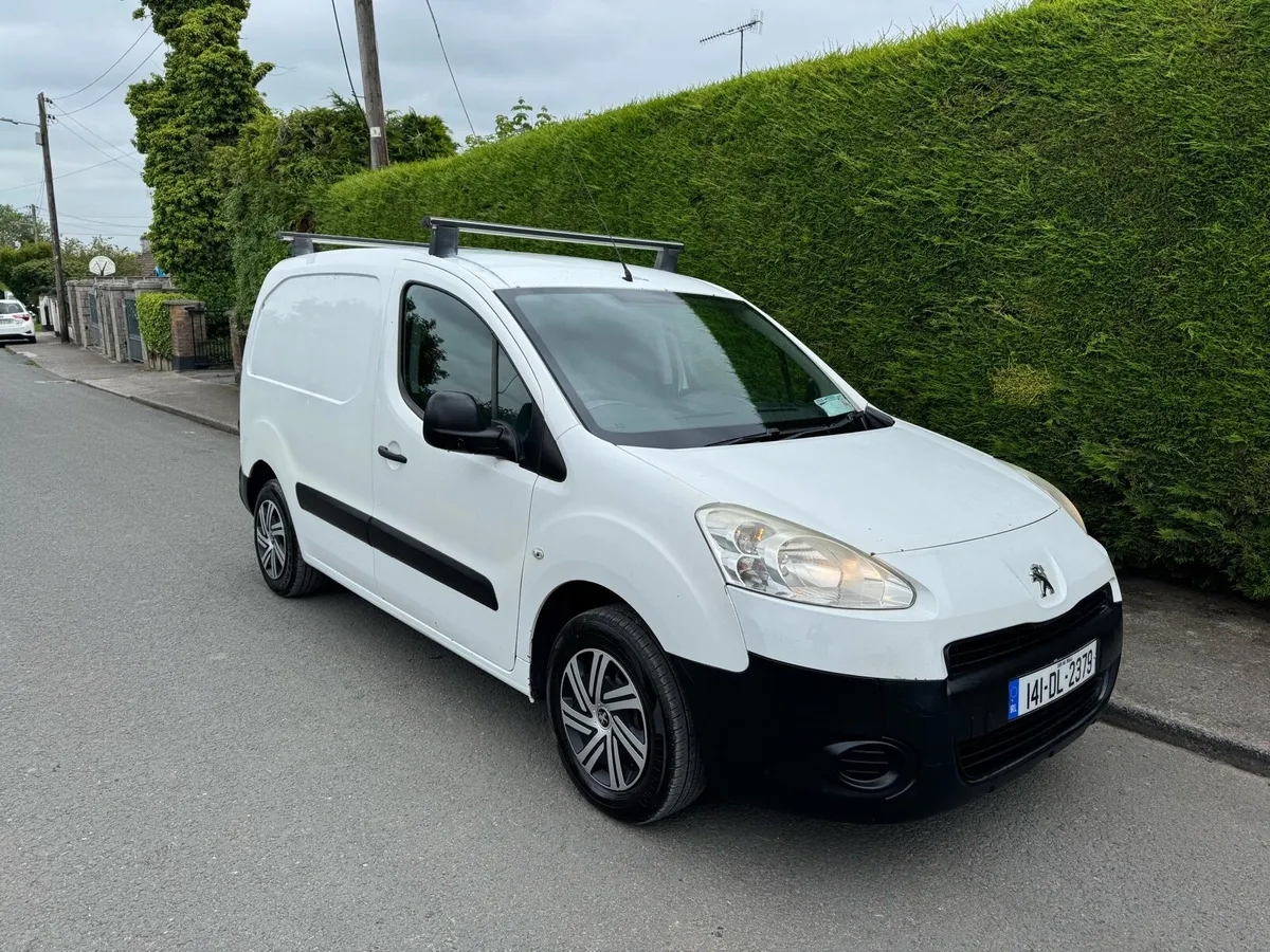Peugeot partner 3 seater low mileage - Image 1