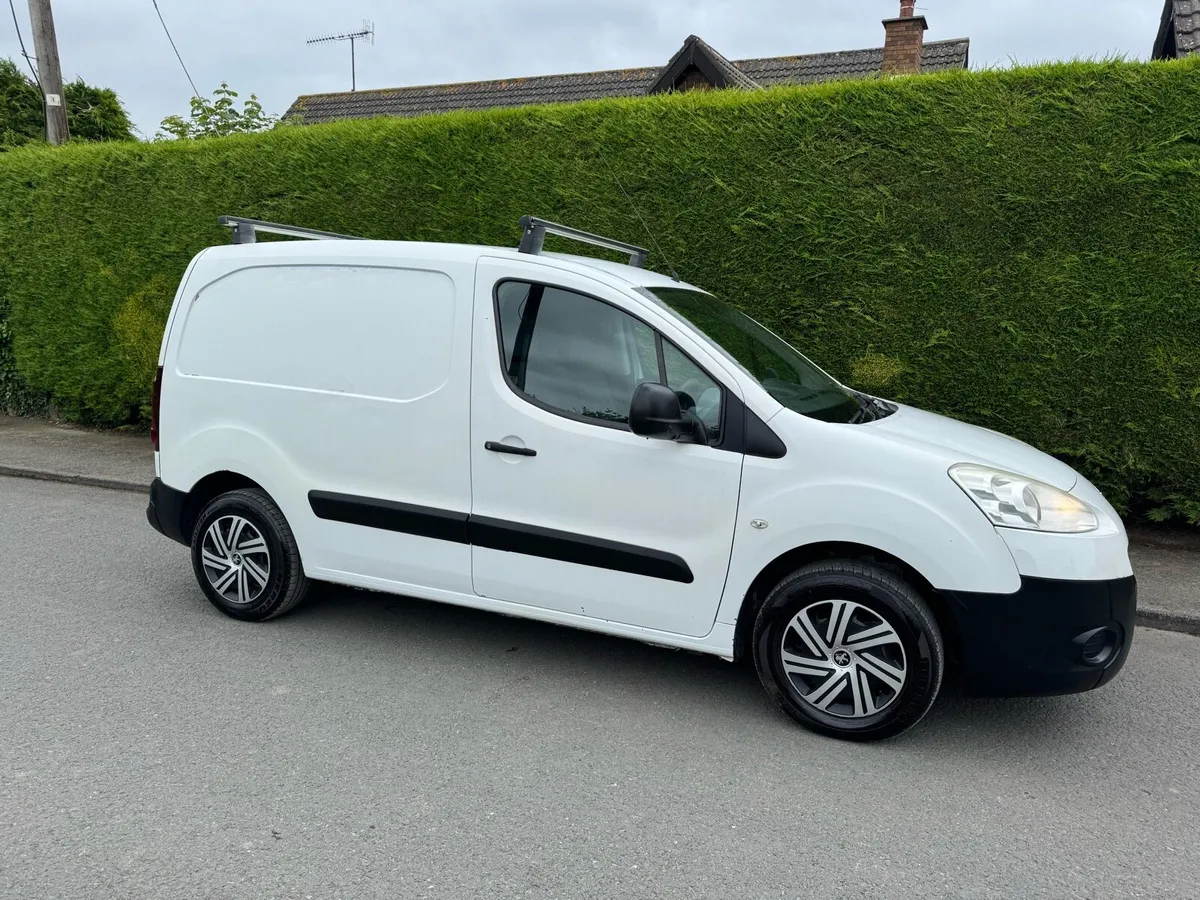 Peugeot partner 3 seater low mileage - Image 2