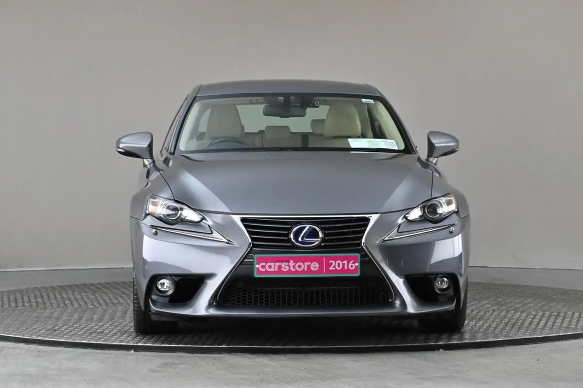 Lexus IS IS 300 H Executive Edition E-cvt  beige - Image 2