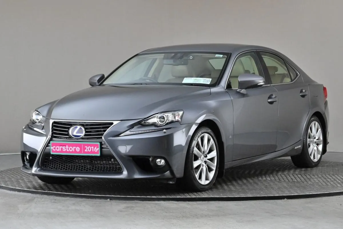 Lexus IS IS 300 H Executive Edition E-cvt  beige - Image 3