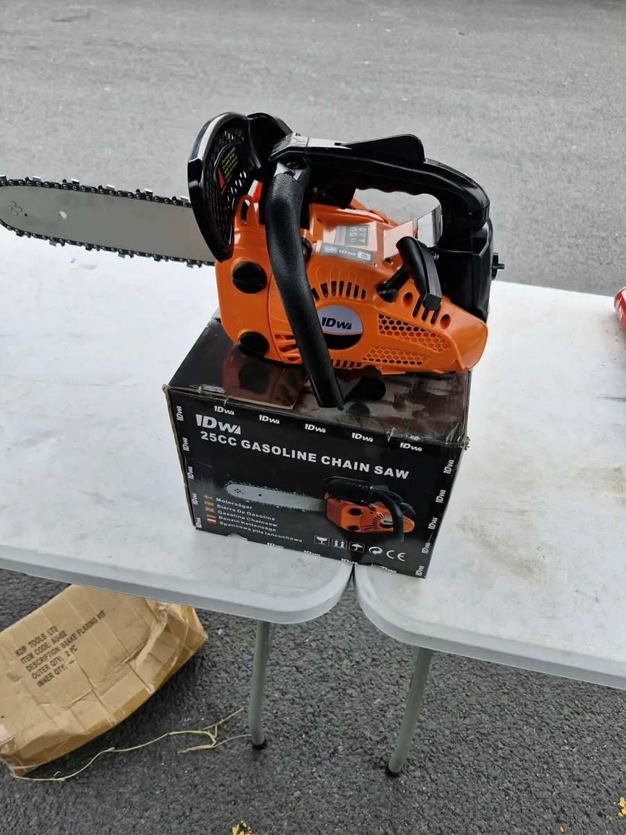 Chainsaw