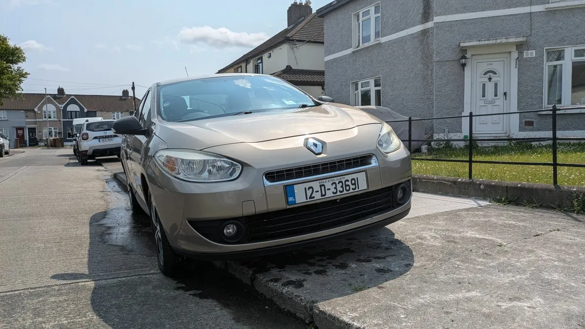 Renault Fluence 2012 - Image 2