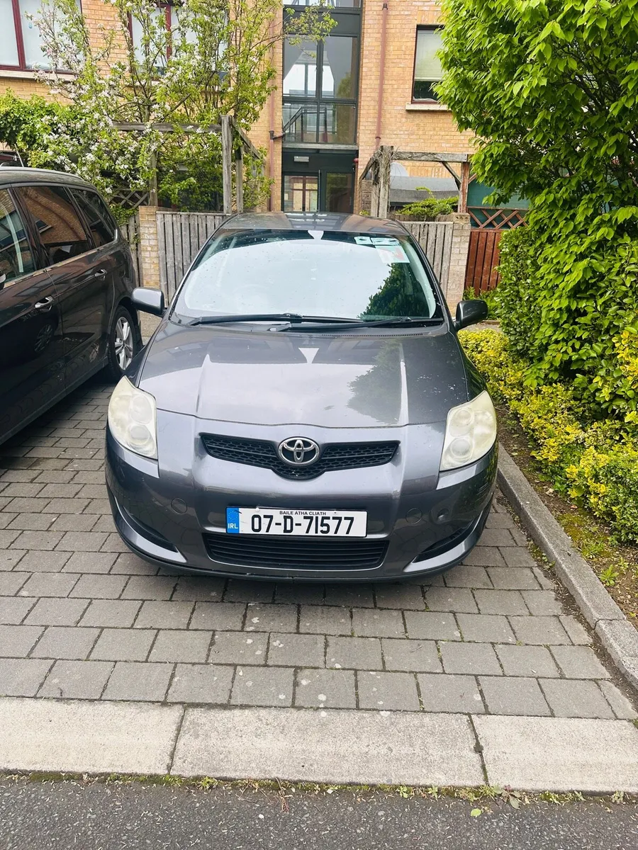 Toyota Auris 2007 - Image 2