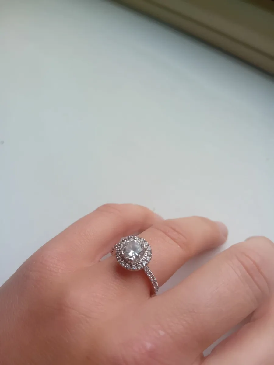 Engangement ring - Image 1