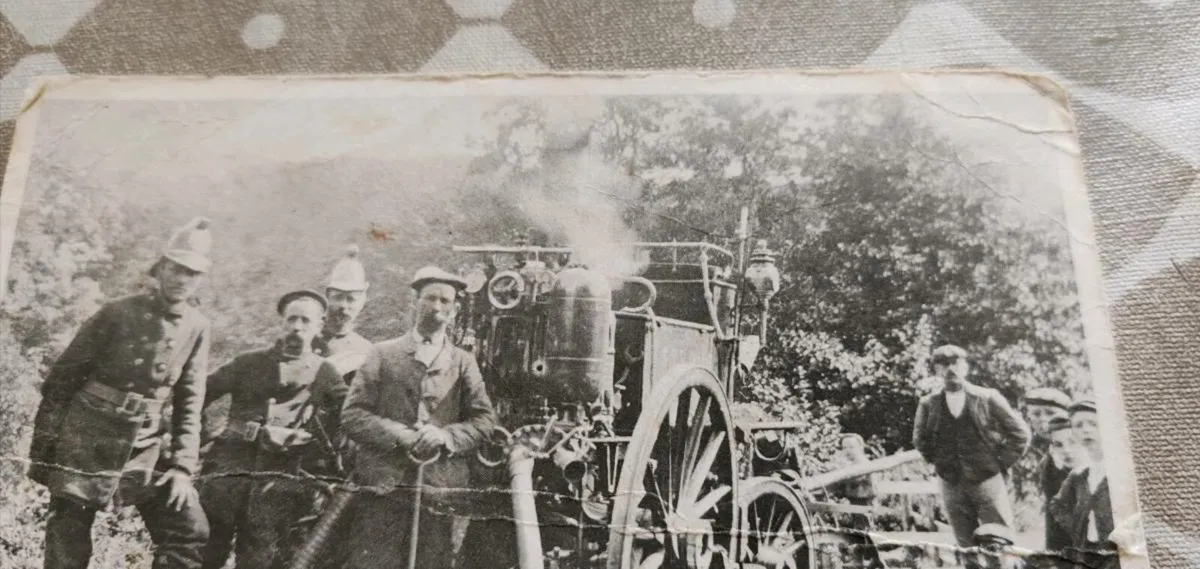 Antique Fire Engine postcard - Image 1