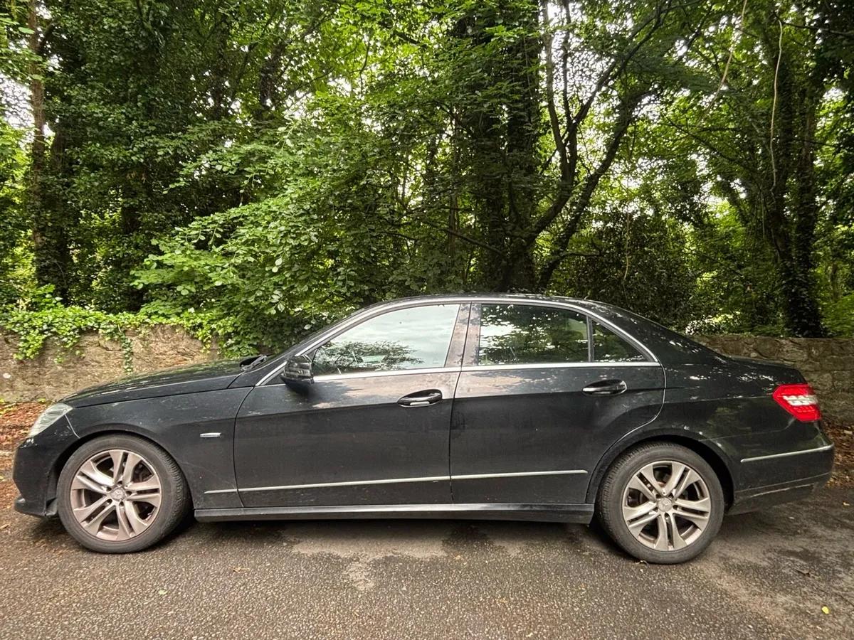 Mercedes E220 Avantgarde - Image 2