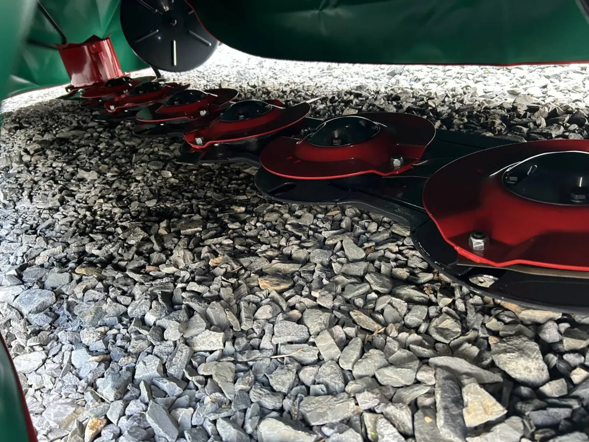 New Kverneland TA 2628 9ft Disc Mower - Image 2