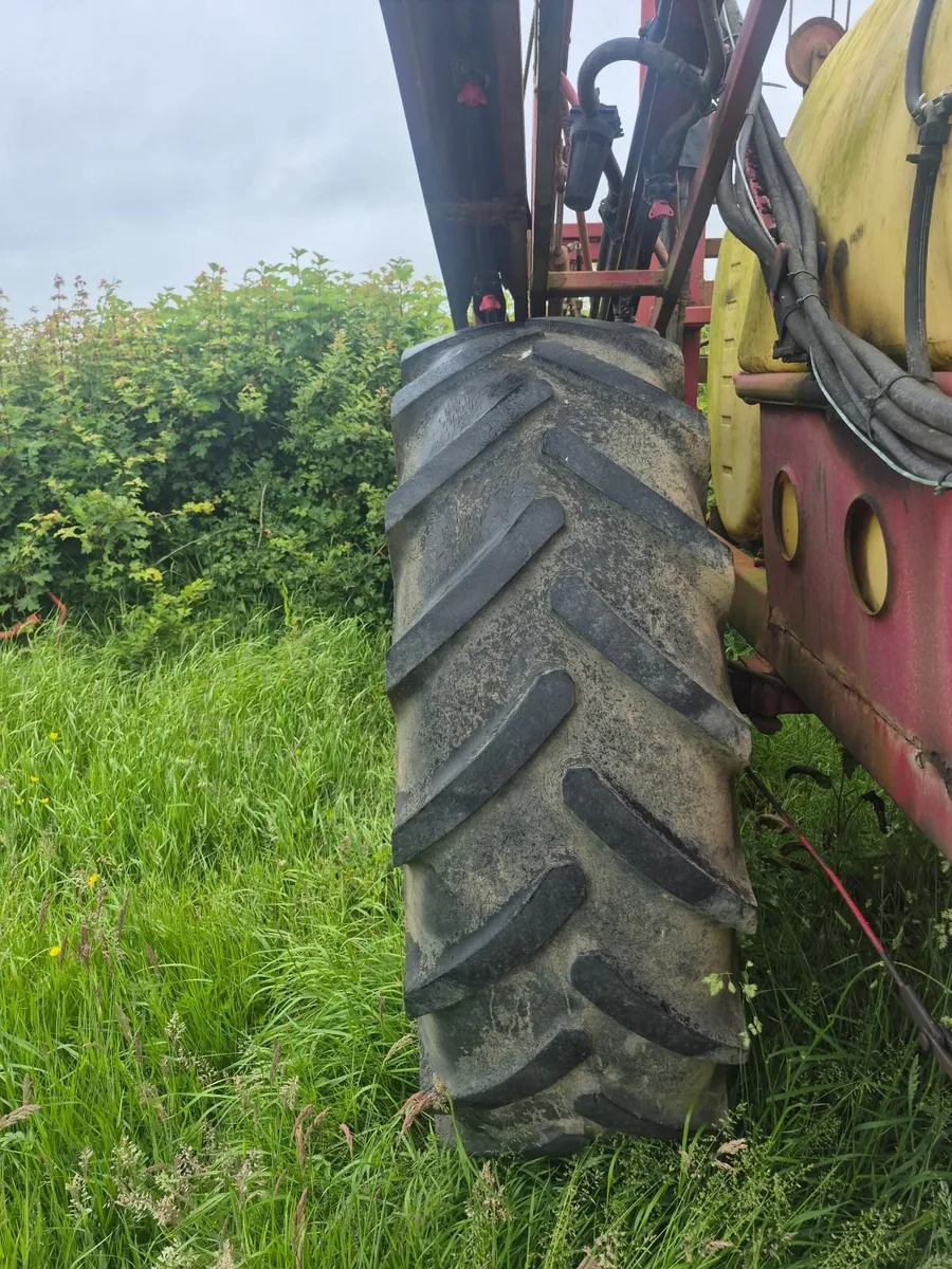 Hardi 2400 sprayer - Image 1