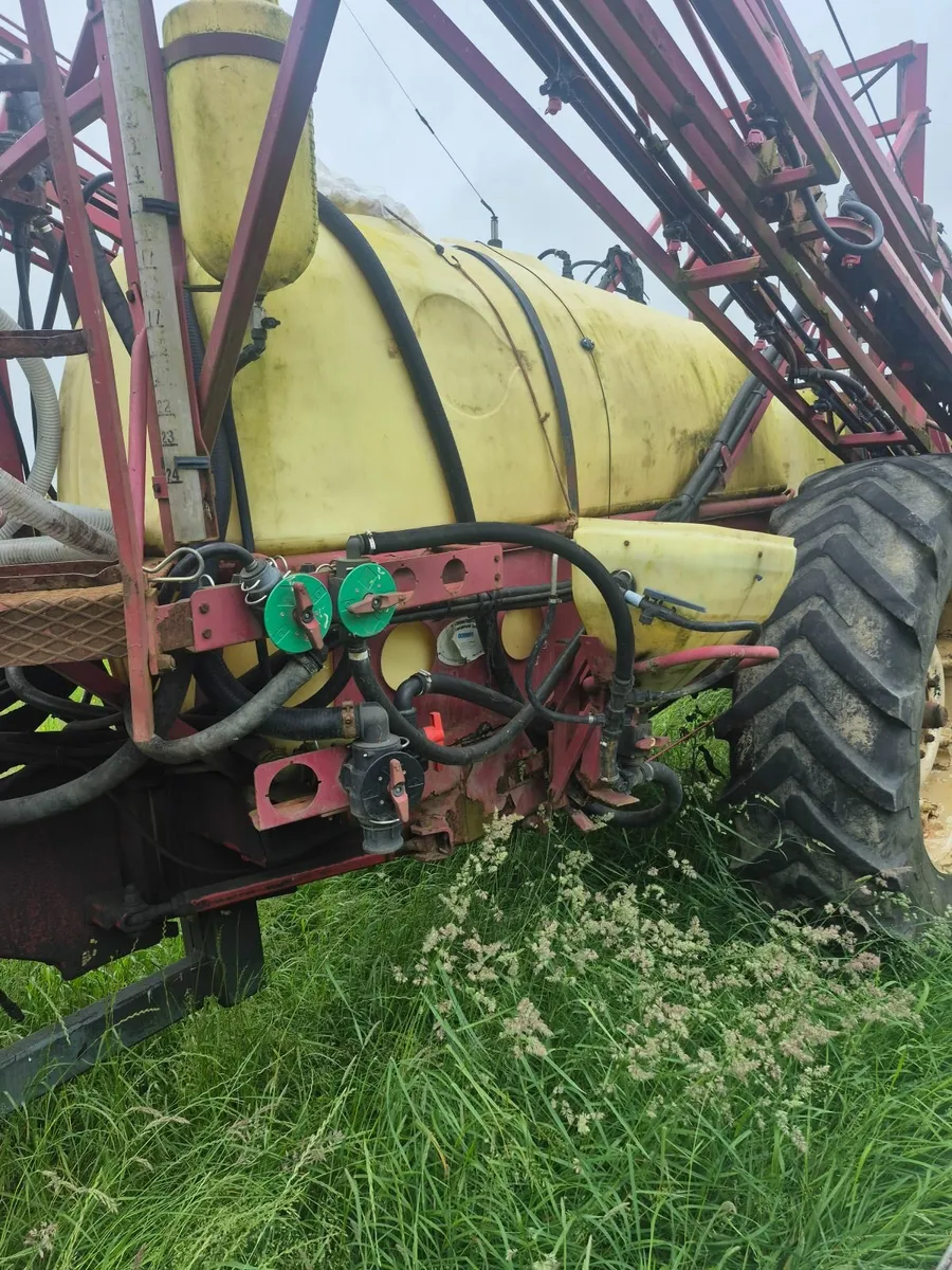 Hardi 2400 sprayer - Image 2