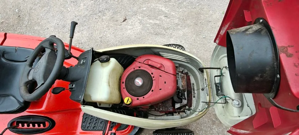 Gutbrod ride on mower 17.5hp - Image 4