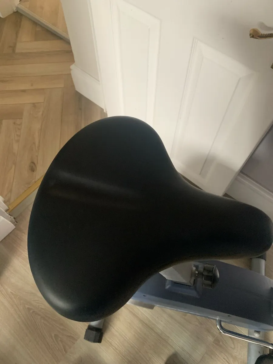 Exercise bike - Image 1