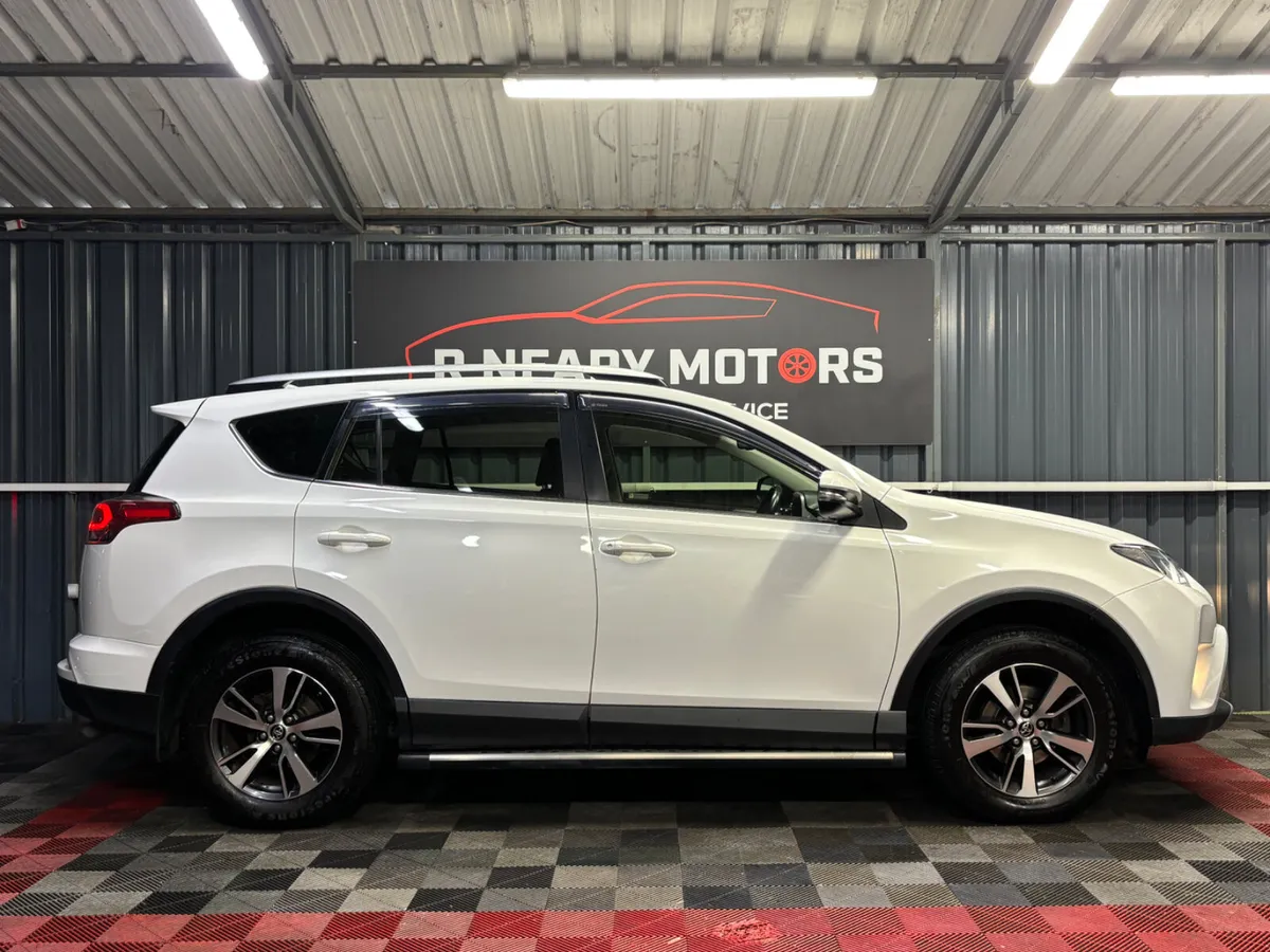 2016 162 Toyota RAV4 Diesel 2WD Luna Manual - Image 3