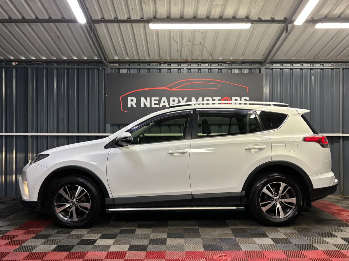 2016 162 Toyota RAV4 Diesel 2WD Luna Manual - Image 4