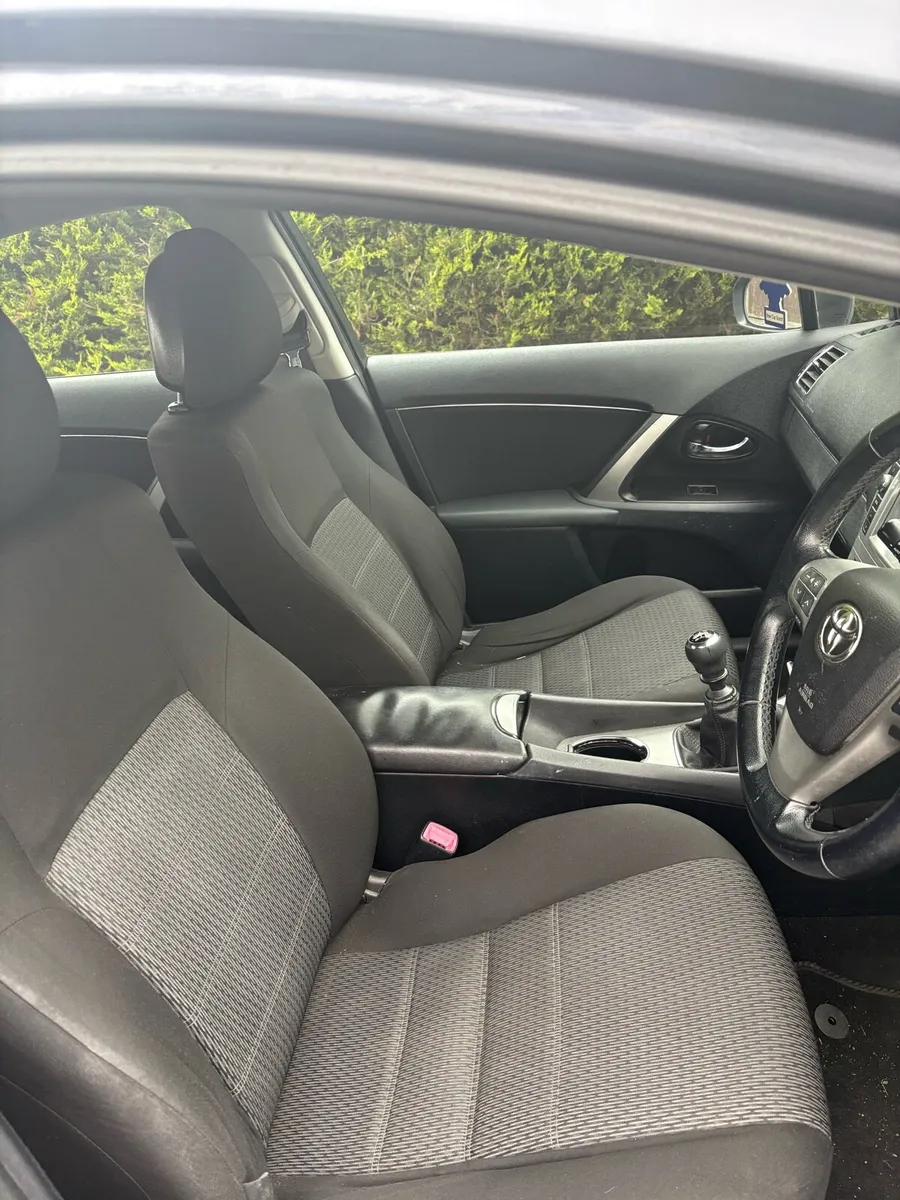 Toyota avensis - Image 4