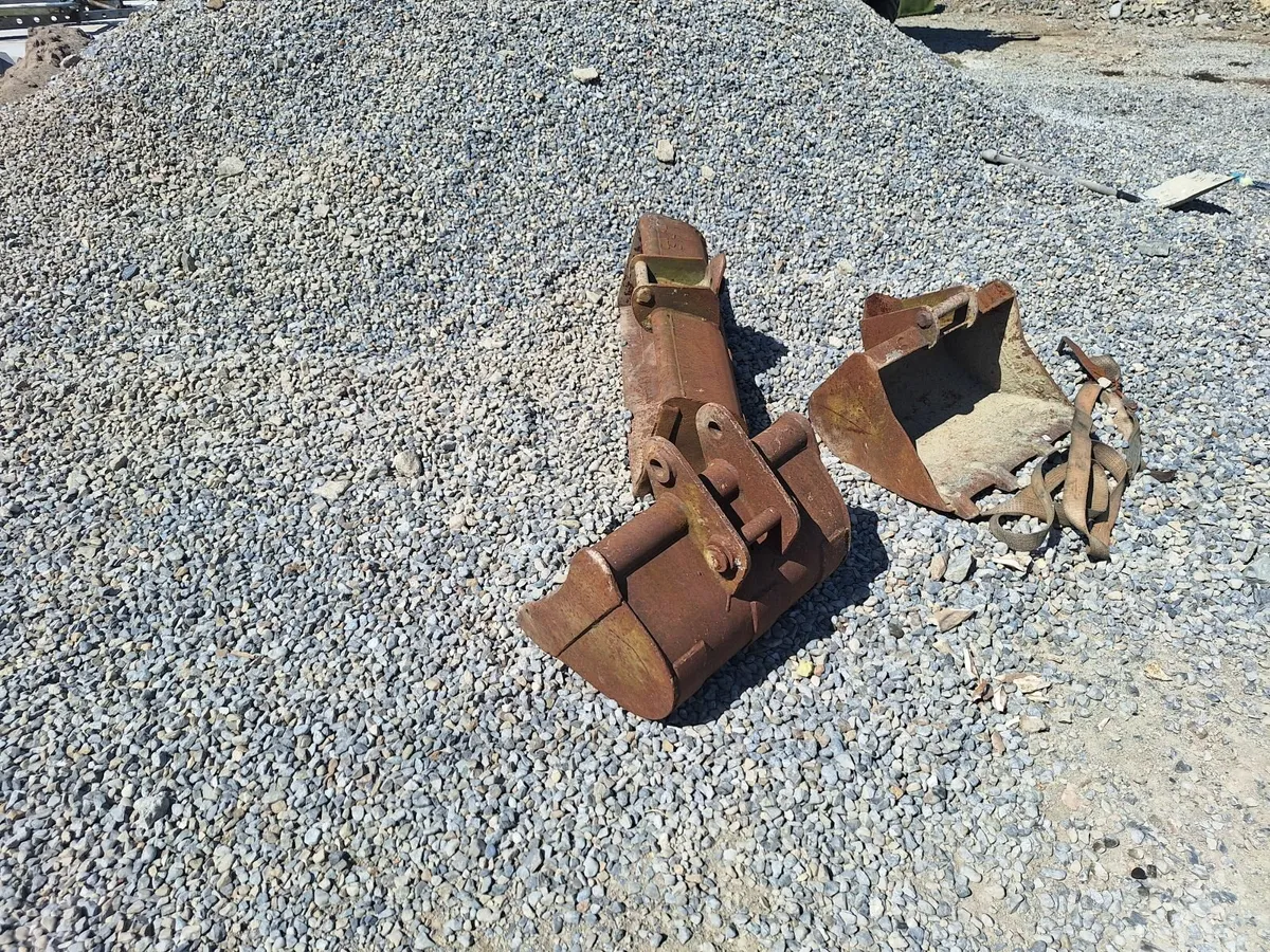 Mini digger buckets - Image 1