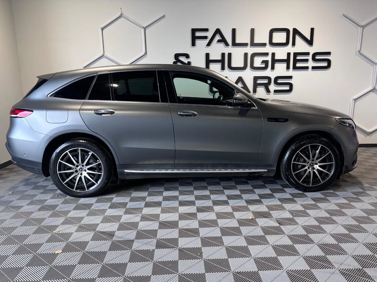 MERCEDES-BENZ EQC 400 AMG LINE  80 KwH BATTERY - Image 4