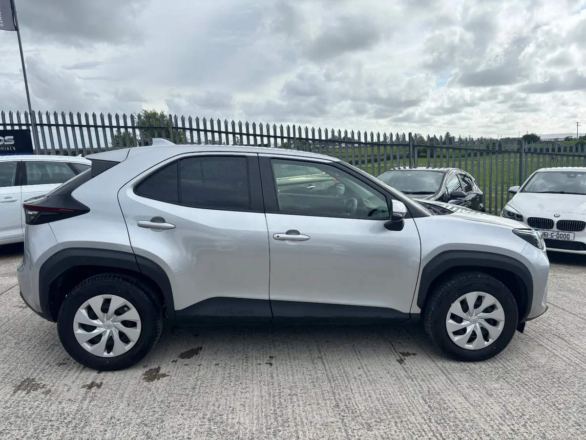 Toyota Yaris Cross Hybrid 2021 - Image 3