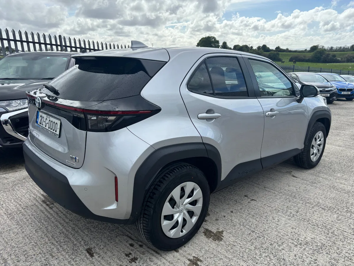 Toyota Yaris Cross Hybrid 2021 - Image 4