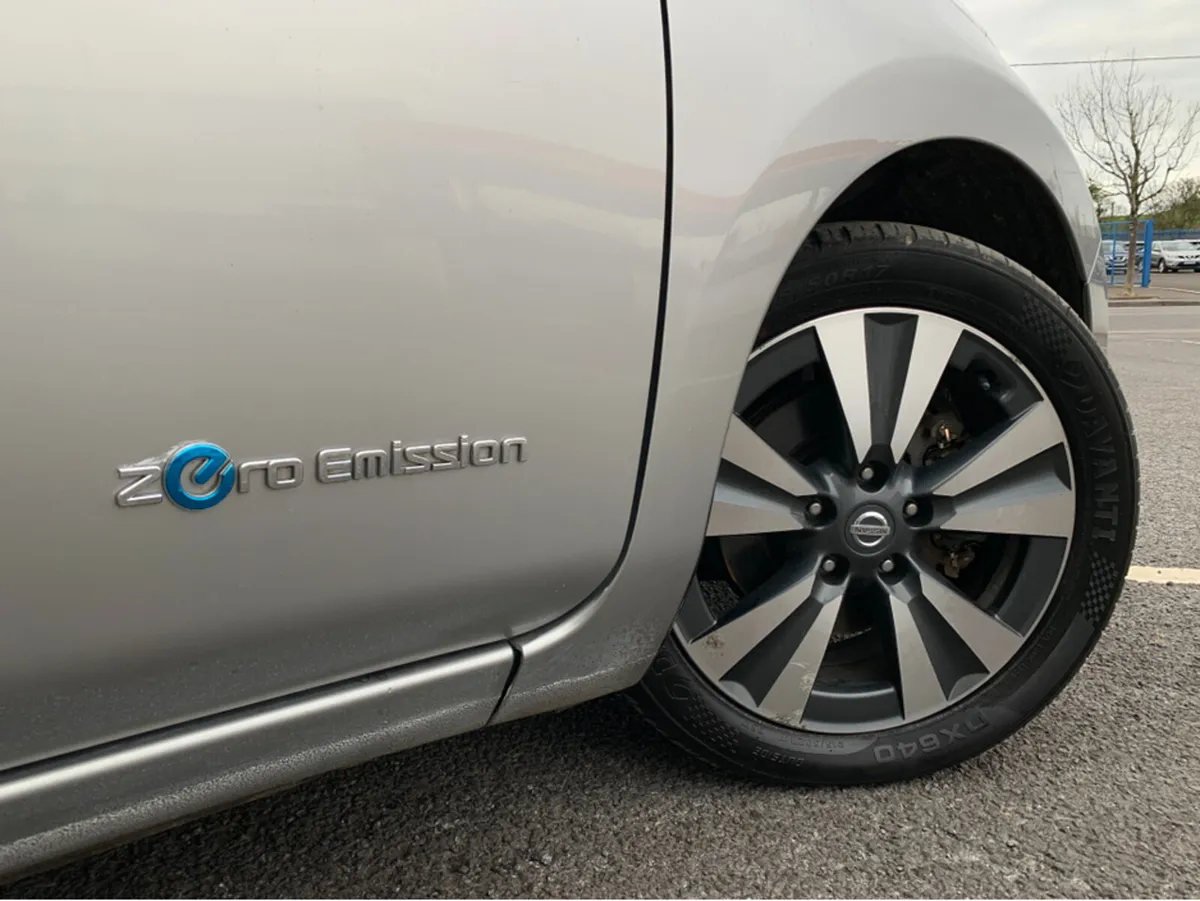 Nissan Leaf EV TEKNA 30kW ELECTRIC - Image 3