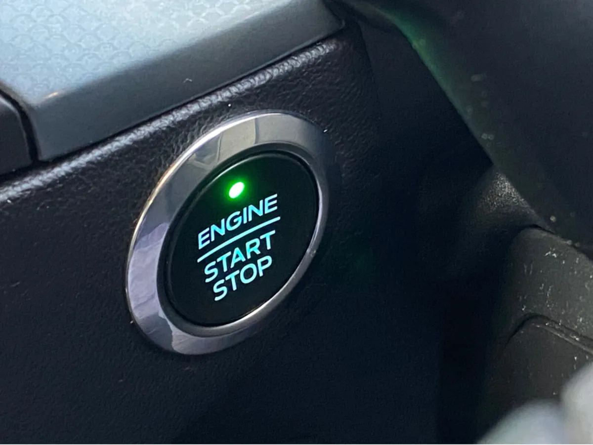 Ford Focus ACTIVE 1.0T 125 5DR  ** 24 MONTH WARRAN - Image 4