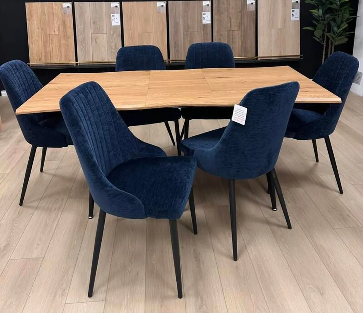 Extendable dining table set with chairs - Image 2