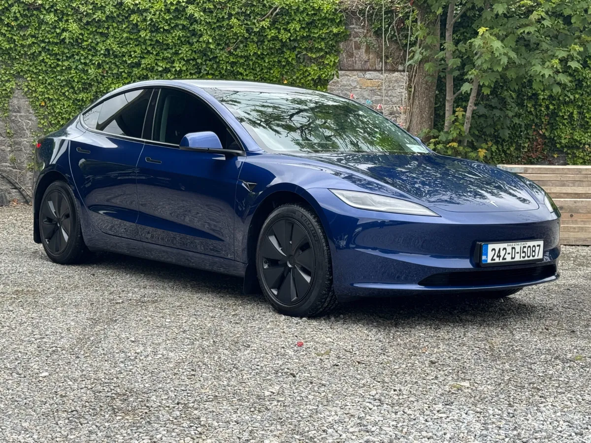 242 Tesla Model 3 Dual Motor Long Range - Image 1