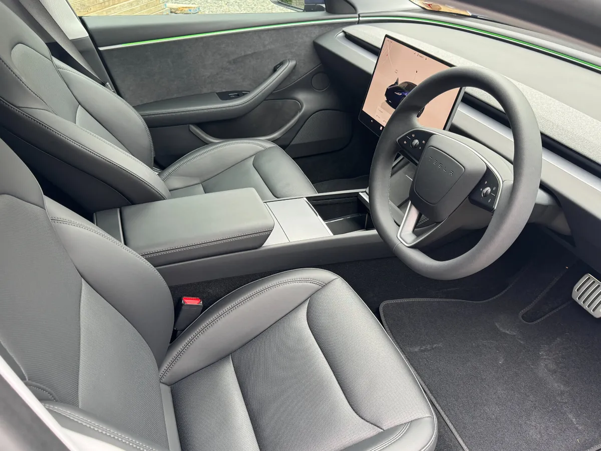 242 Tesla Model 3 Dual Motor Long Range - Image 2